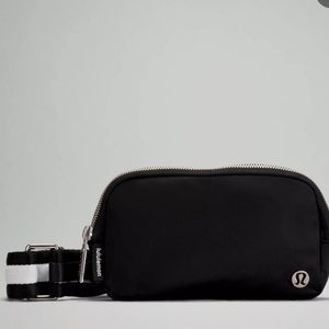 Lululemon Mini Everywhere Belt Bag
